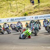 Der dritte Lauf zur internationalen Deutschen Motorradmeisterschaft im tschechischen Most hatte für Julian allerhand zu bieten.